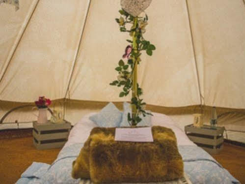 Skipbridge Farm Shepherds Huts Campground Green Hammerton Exterior photo